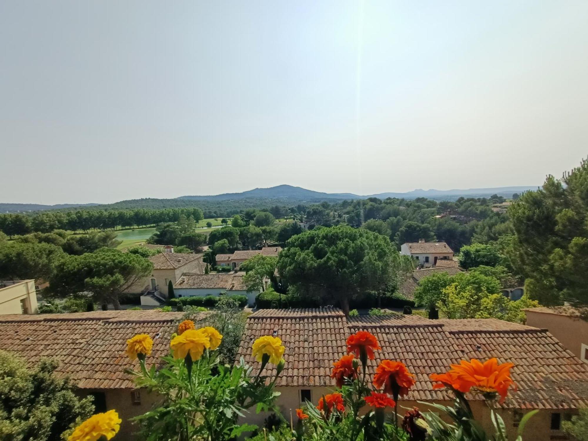 Charmant T2 Climatise Avec Belle Vue , Golf De Pont-Royal Mallemort Szoba fotó