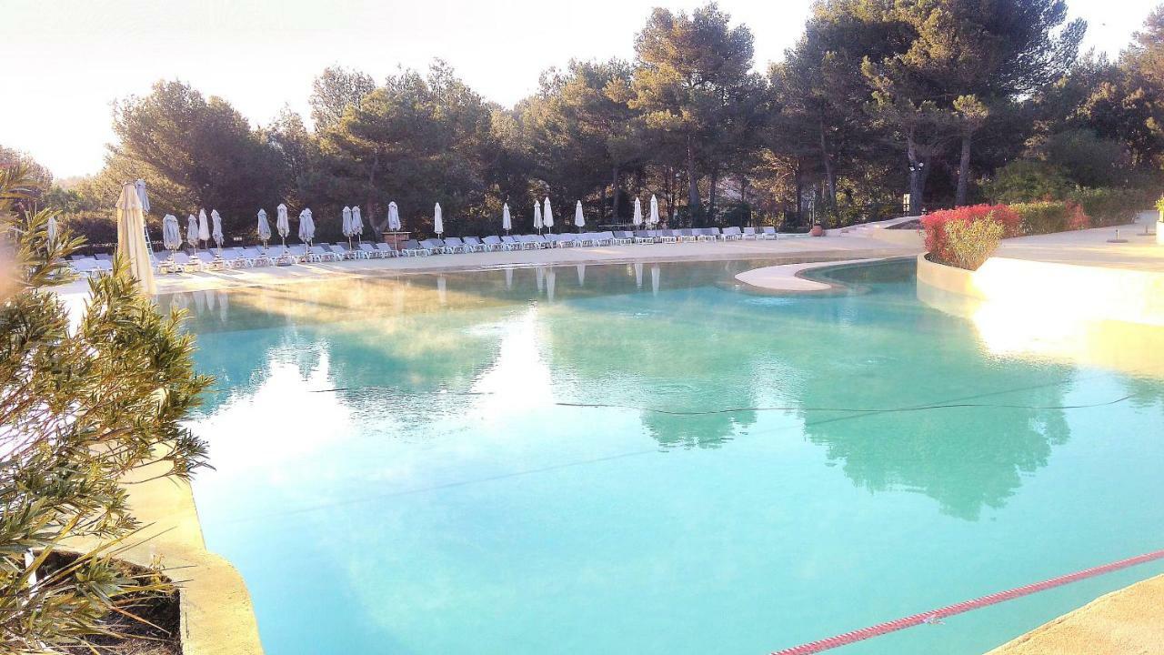 Charmant T2 Climatise Avec Belle Vue , Golf De Pont-Royal Mallemort Kültér fotó